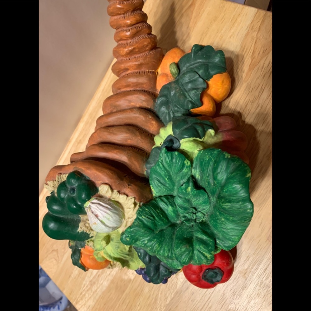 Festive Fall/Thanksgiving Cornucopia 🌽🥕 - Picture 7 of 8